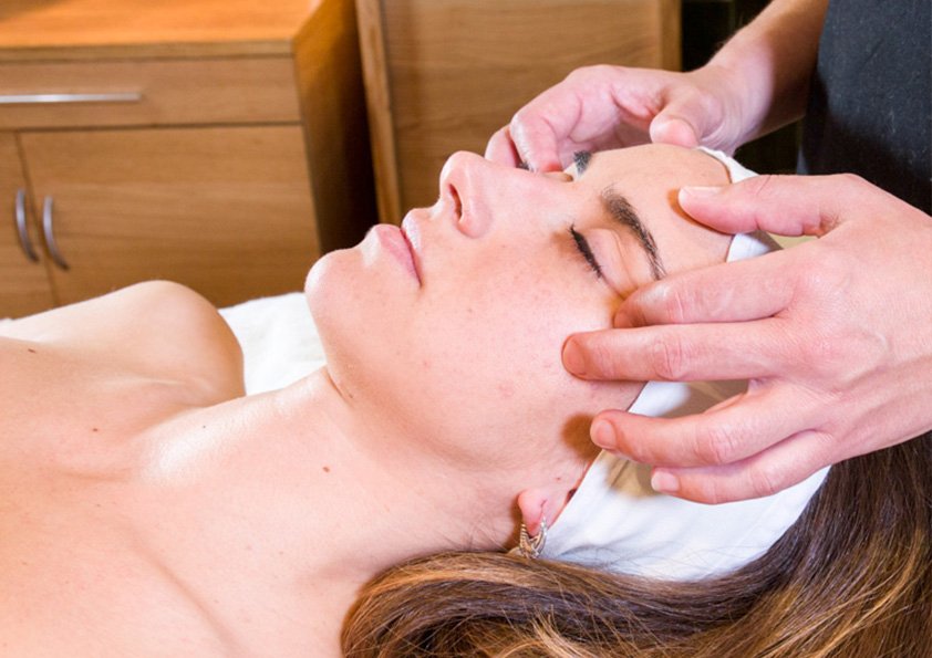 Oferta tratamiento facial + masaje 80€ 3 tratamiento belleza tarragona reus